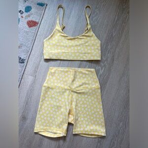 *Perfect Condition!* WILO The Label - Workout Set (Yellow Floral)